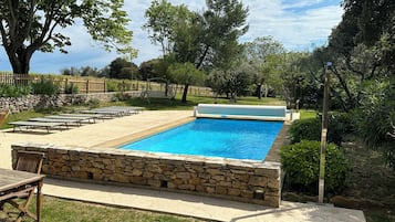 Piscine extérieure, piscine chauffée