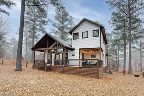 Exterior - Heated Pool|Fun-Fam-Cabin|In town|Paved roads (Broken Bow)