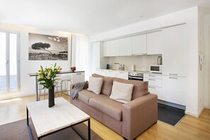 TV - Wonderful 1 bedroom apartment front of the Beach (Barcelona)