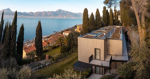 3 Zimmer Apartment am Gardasee mit traumhaften Seeblick und Pool in Torri