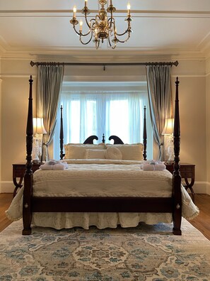 5 bedrooms, desk, iron/ironing board, free WiFi