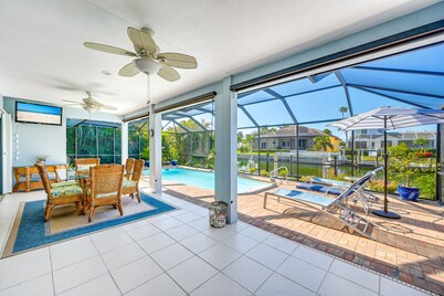 Charming and cozy with a dock for your boat and minutes to the Beach