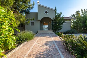 Property grounds -  Villa Dolunay is an ideal escape to get a way to stay at this peerless property (Islamlar)