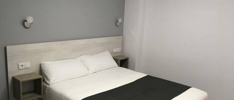 1 bedroom, bed sheets