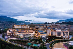 View from property - Wyndham Fengqing Resort (Lincang)