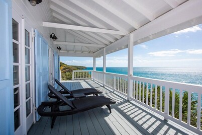 Private Waterfront On The Caribbean Cliffs