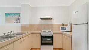 Frigorifero, microonde, forno, tostapane