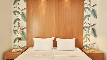 Deluxe-Doppelzimmer | Zimmersafe, Schreibtisch, kostenloses WLAN, Bettwäsche
