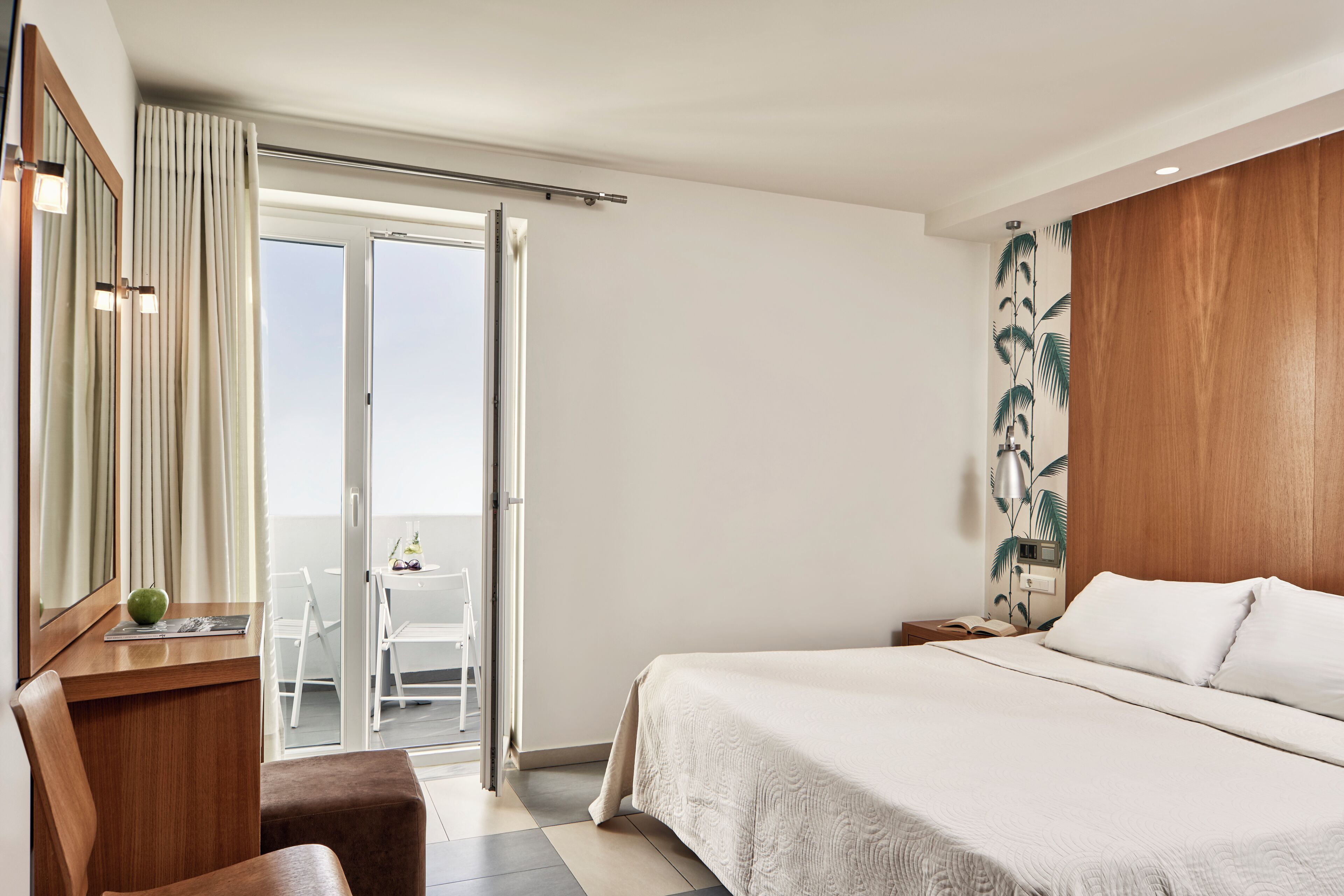 In-room safe, desk, free WiFi, bed sheets