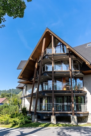 Front of property - Harenda Residence - Destigo Hotels (Zakopane)