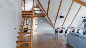 Deluxe-Apartment, 3 Schlafzimmer, Bergblick | Wohnbereich