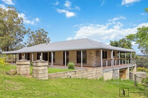 Exterior - Minutes to Malua Bay Beach | Sunset Vista Retreat (Malua Bay)