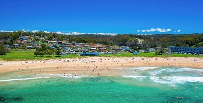 Minutes to Malua Bay Beach | Sunset Vista Retreat