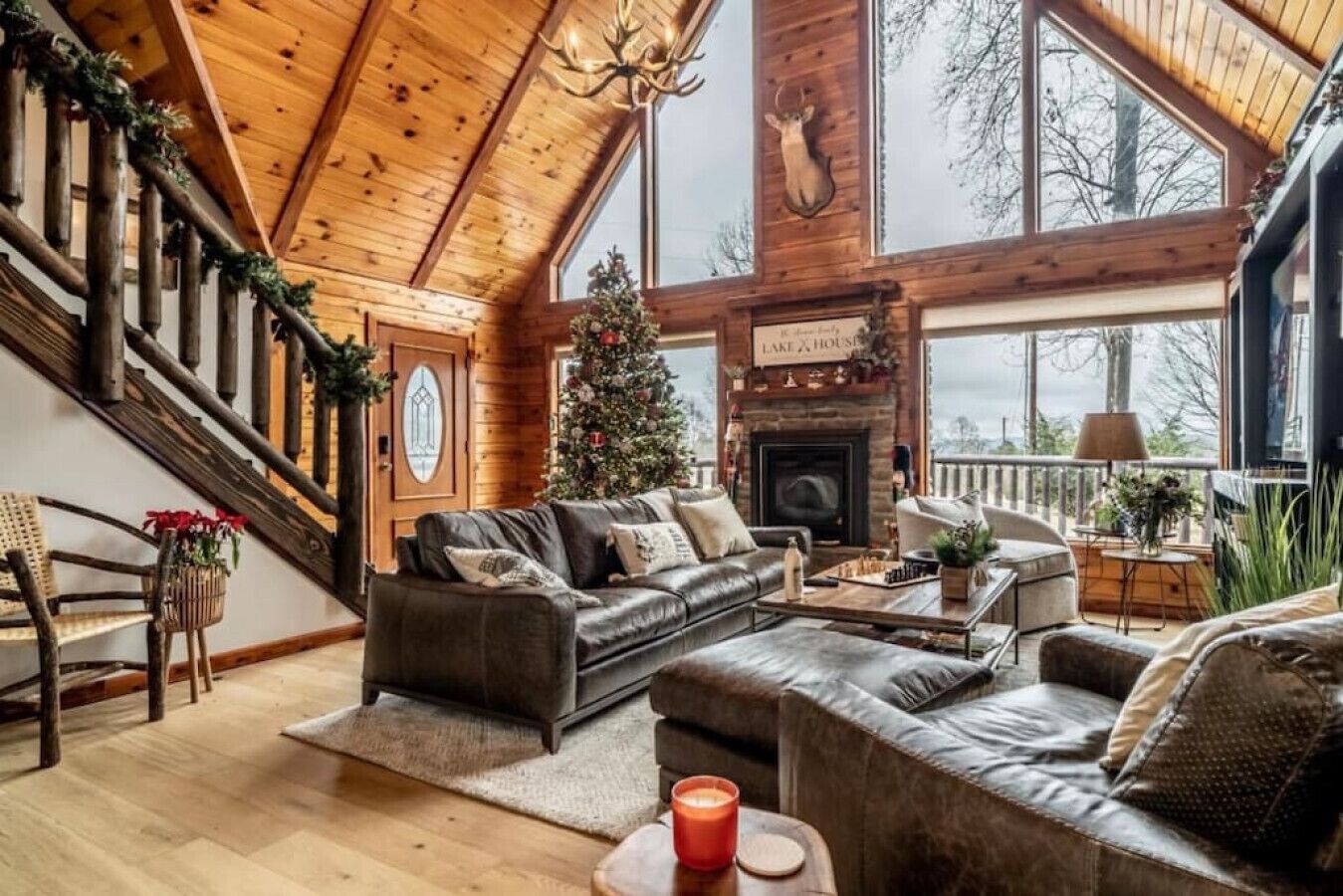 Minnies Mountain Lake House sleeps 10 Pet Friendly