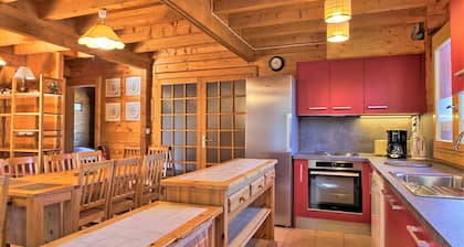 CASA Forêt Blanche Magnificent 13-person CHALET in RISOUL 1850