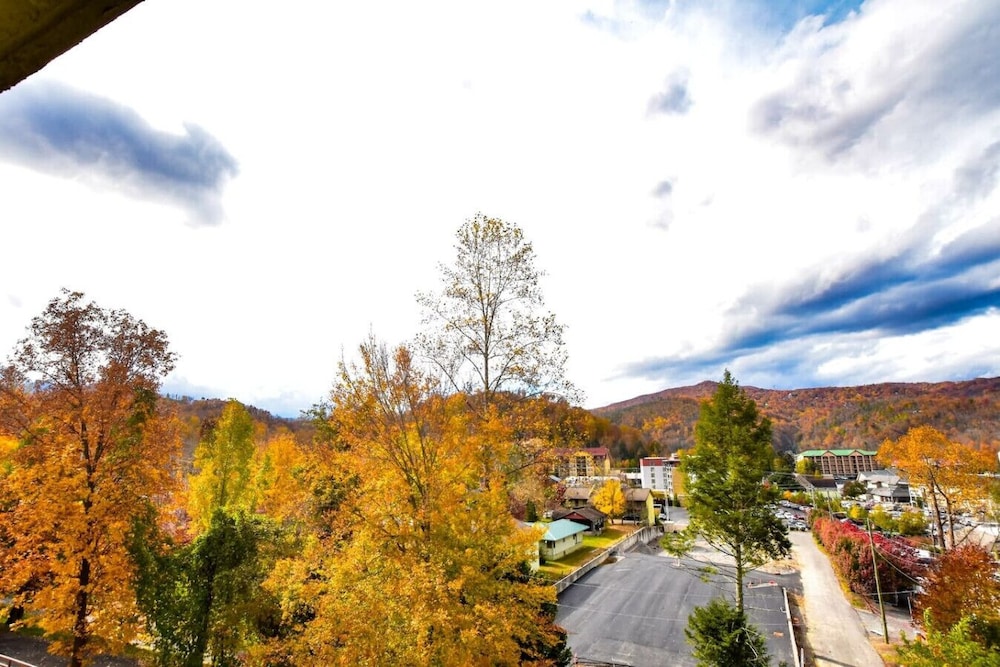 Embassy Suites by Hilton Gatlinburg Resort