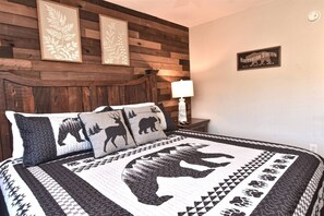 2 bedrooms, desk, iron/ironing board, WiFi