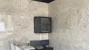 Reception - Boys hostal (Dubai)