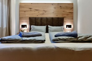 3 Schlafzimmer, Zimmersafe, Bügeleisen/Bügelbrett, Reisekinderbett