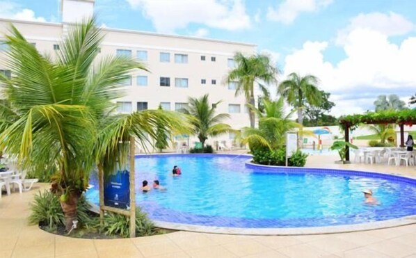 3 outdoor pools