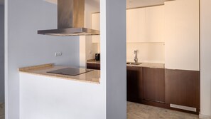 Kühlschrank, Ofen, Herdplatte, Geschirrspüler