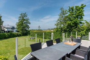 Outdoor dining - 4 bedroom villa in kamperland (Kamperland)