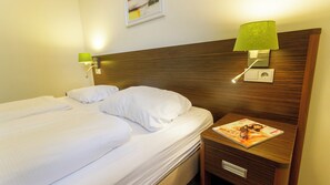 3 bedrooms, travel crib, free WiFi, bed sheets - Appartement Wittensee comfort (Heimbach)