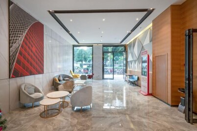 Homeinn Ripple Hotel (Nanning Jiangnan Wanda Plaza Pingxi Classic Gourmet Night Market)