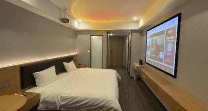 Homeinn Ripple Hotel (Nanning Jiangnan Wanda Plaza Pingxi Classic Gourmet Night Market)