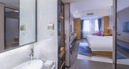 Homeinn Ripple Hotel (Nanning Jiangnan Wanda Plaza Pingxi Classic Gourmet Night Market)