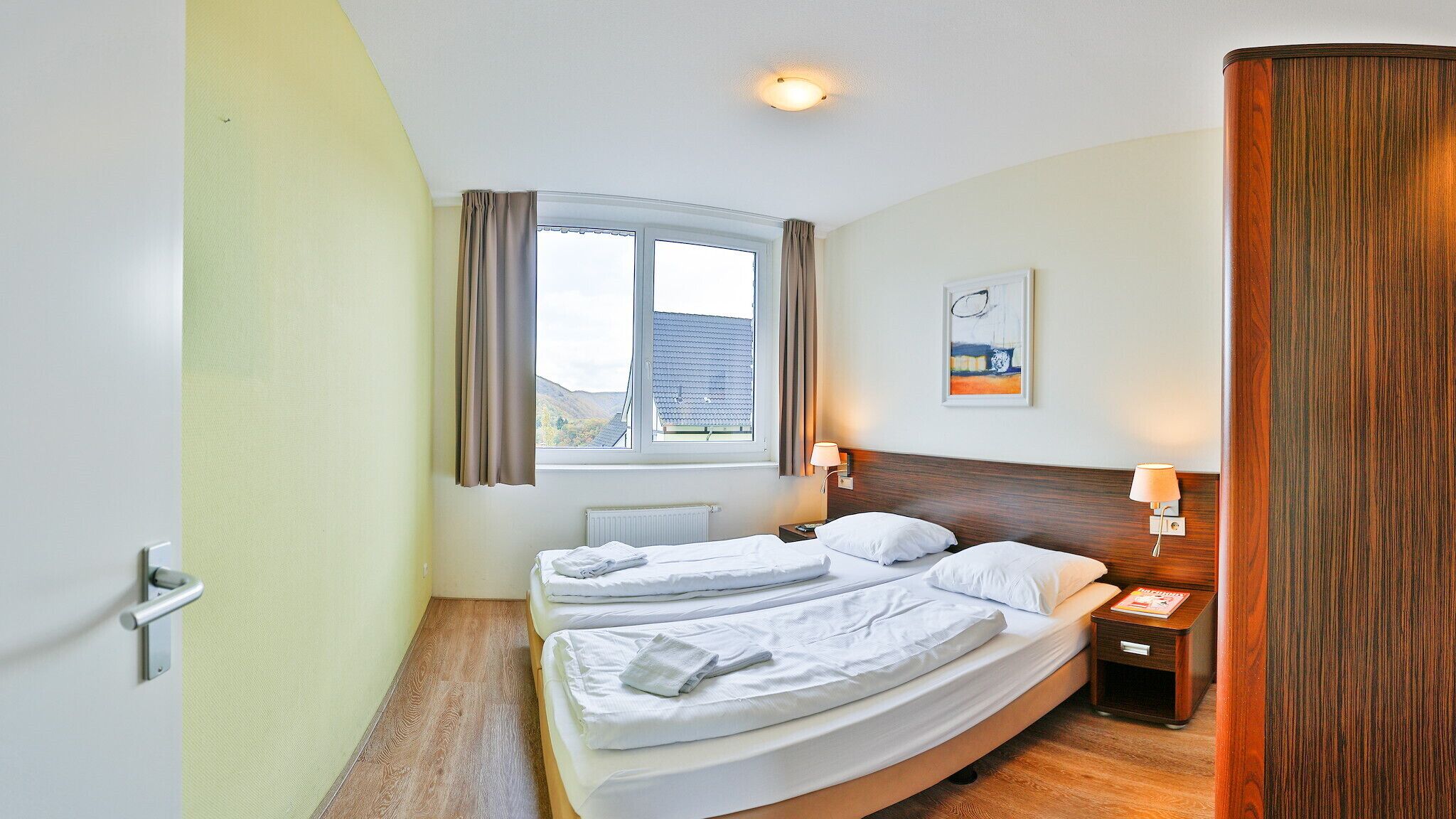 2 Schlafzimmer, Reisekinderbett, kostenloses WLAN, Bettwäsche