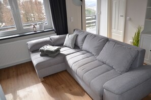 Smart-TV, Bücher, Stereoanlage