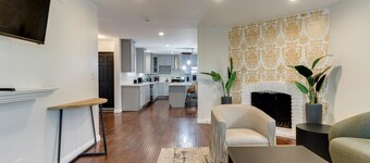 Woodland Hills Zen Modern