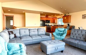 Smart TV, fireplace - Dune Breeze - Wifi and Hot tub (Pacific Beach)