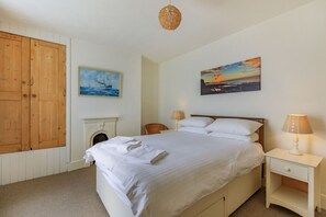 Cottage | Individually decorated, individually furnished, free WiFi