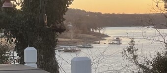 House with Lakeview & Hot Tub