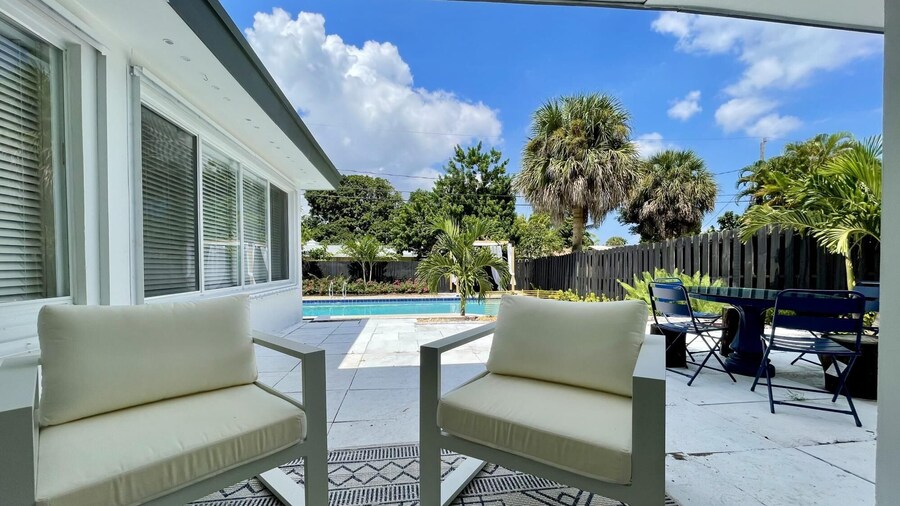 Santorini House - 3 Bed 2 Bath in Wilton Manors - Walking Distance to Wilton Drive