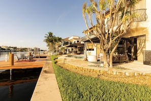 House, Accessible | 5 bedrooms - 5 Bedroom Luxe Villa on Deep Water Intracoastal (Deerfield Beach)