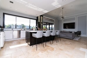 House, Accessible | 5 bedrooms - 5 Bedroom Luxe Villa on Deep Water Intracoastal (Deerfield Beach)