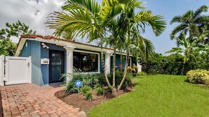 Unclassified image, 2 of 40, button - Private Quiet Pool House Walking Distance to Wilton Drive (Wilton Manors)