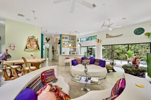 House | 2 bedrooms - Unique Art Nature Hideaway Walkable to Wilton Drive (Wilton Manors)