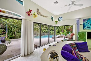 House | 2 bedrooms - Unique Art Nature Hideaway Walkable to Wilton Drive (Wilton Manors)
