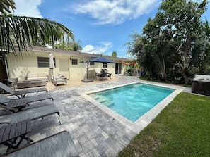 Outdoor pool, a heated pool - AVAILABLE NOW!! FERN COTTAGE! FREE beach parking! Weekly/Monthly/Yearly Rentals! (Naples)