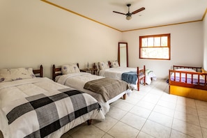 6 bedrooms, WiFi, bed sheets