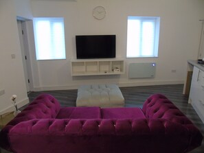 Apartment | Living room - Inviting 1-bed Ground Floor Apartment in Bolton (Bolton)