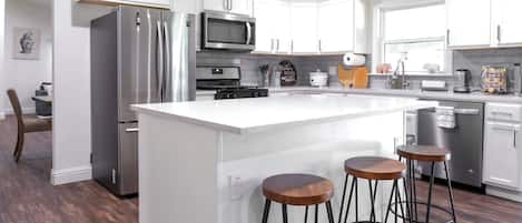 Fridge, microwave, oven, stovetop