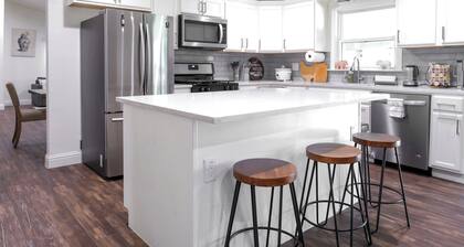 Plano/Frisco • 3BR Home • Sleeps 10 • Perfect for Groups & Business