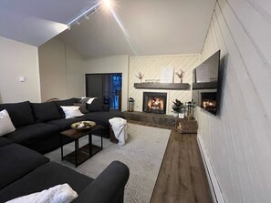 Smart-TV, peis og stereoanlegg