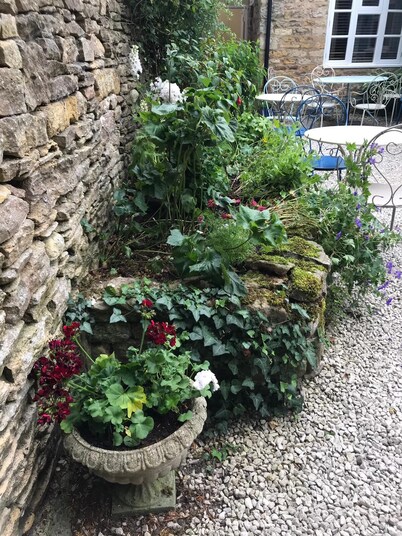 Lucy's Tearoom B&B