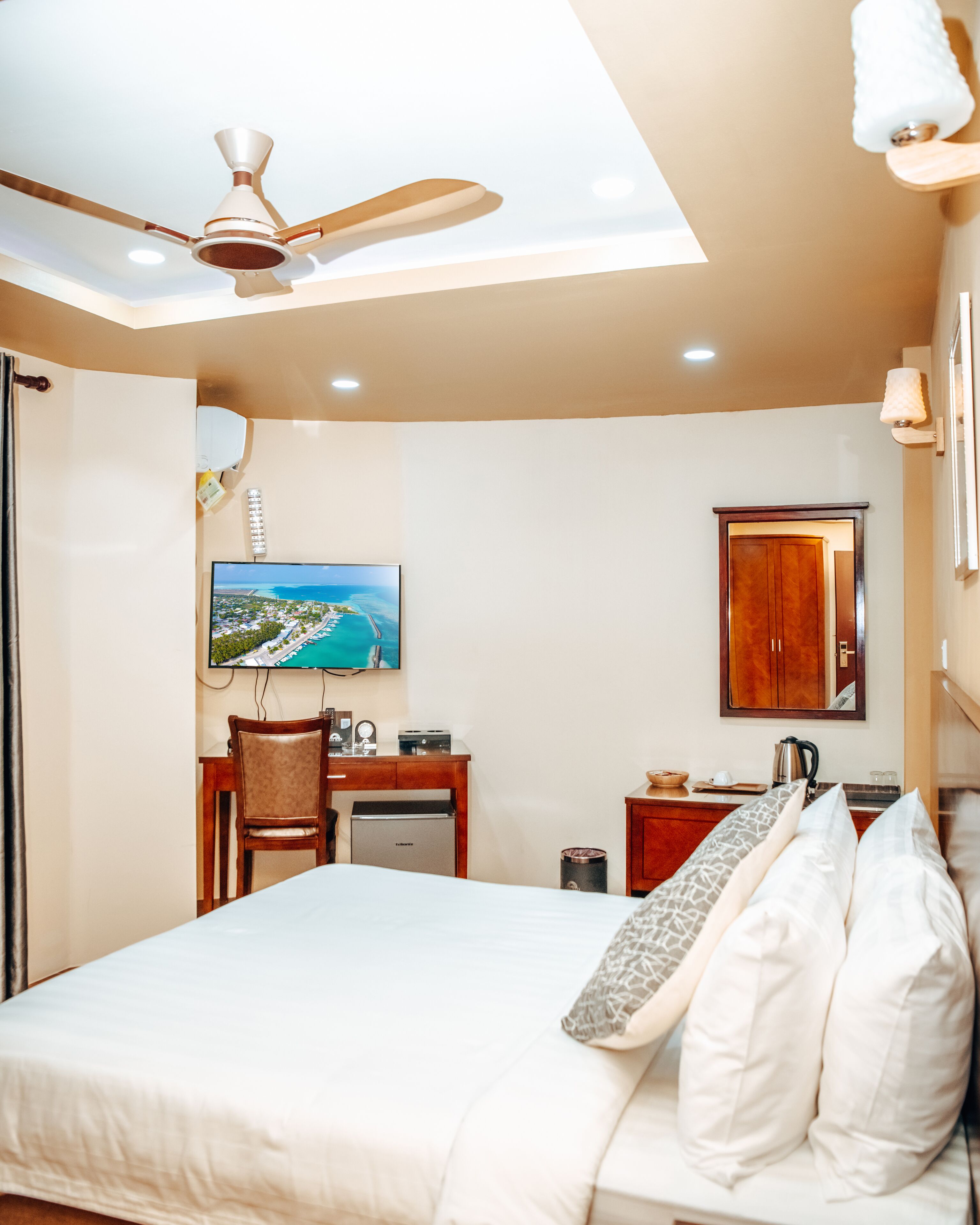 高档床上用品、Select Comfort 床、迷你吧、特色家居